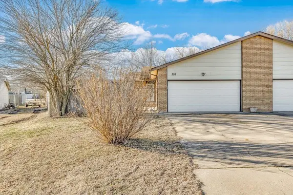 305 E Deer Creek Dr, Rose Hill, KS 67133