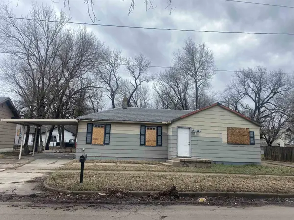 912 E Skinner St, Wichita, KS 67211