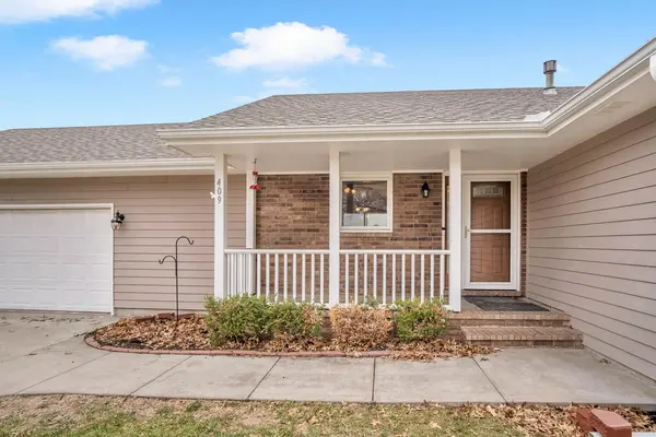 409 Rosewood Ct, Hesston, KS 67062