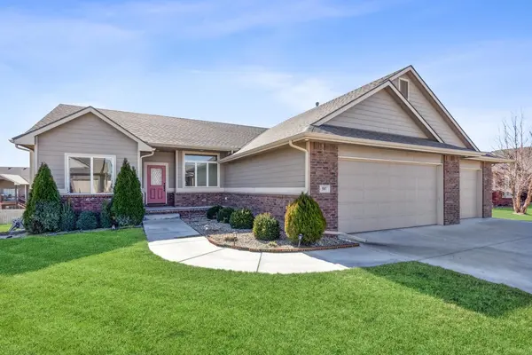 587 S Fawnwood Ct, Wichita, KS 67235