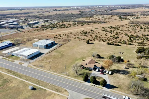 S Haverhill, El Dorado, KS 67042