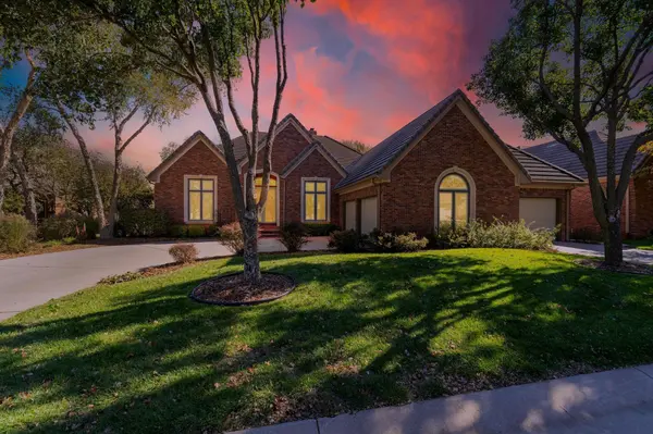 14 E Stonebridge Cir, Wichita, KS 67230