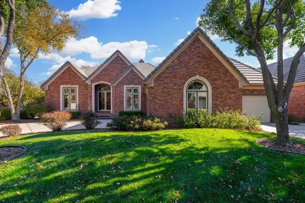 14 E Stonebridge Cir, Wichita, KS 67230
