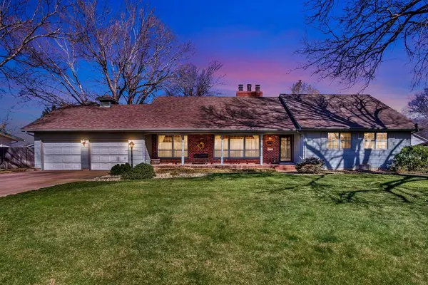 910 W 4th St, Halstead, KS 67056