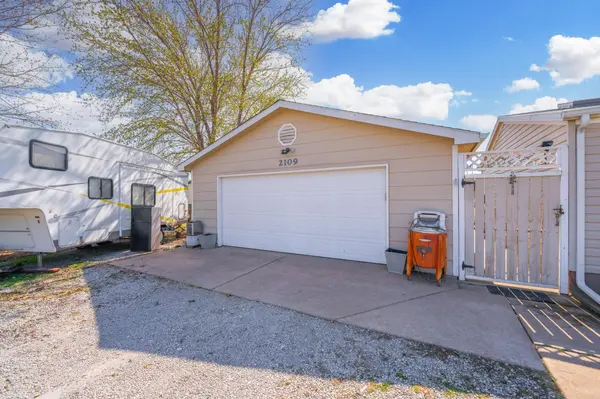 2109 E Winchester St, Wichita, KS 67216