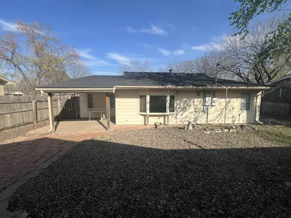 1017 N 9, Arkansas City, KS 67005