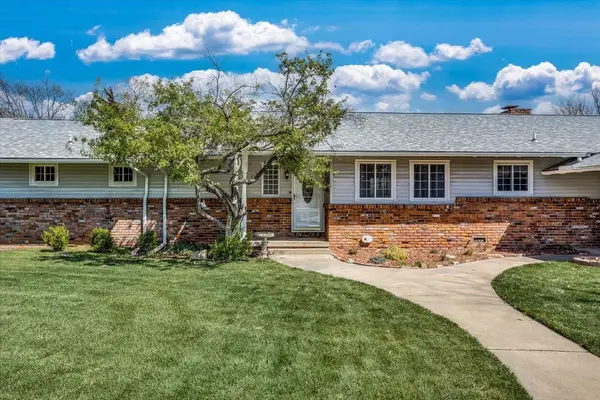 454 S Howe St, Wichita, KS 67209