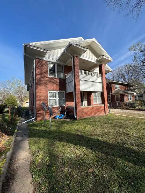 718 S B St, Arkansas City, KS 67005