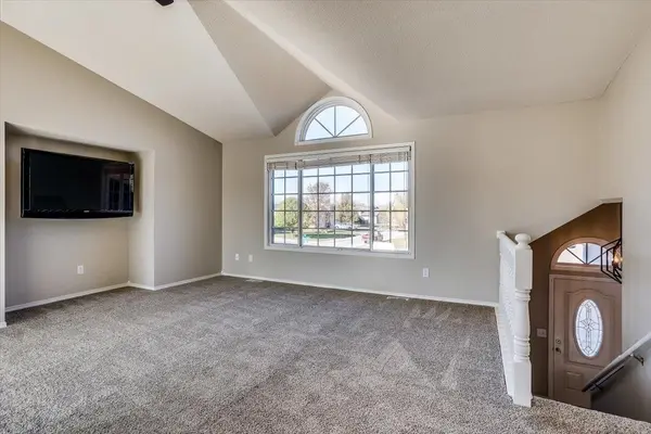 5240 E Ashton Ct, Bel Aire, KS 67220