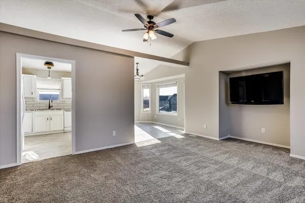 5240 E Ashton Ct, Bel Aire, KS 67220