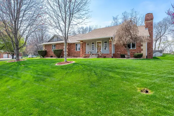 403 N Trail Dr, Mulvane, KS 67110