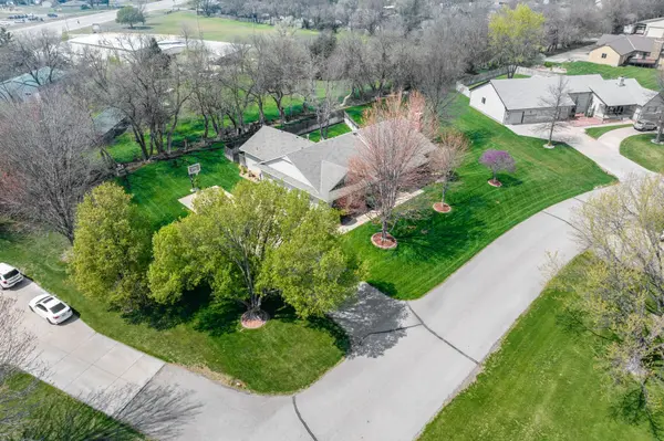 403 N Trail Dr, Mulvane, KS 67110