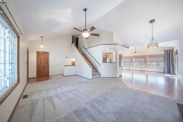 1351 E Longhorn Dr, Derby, KS 67037