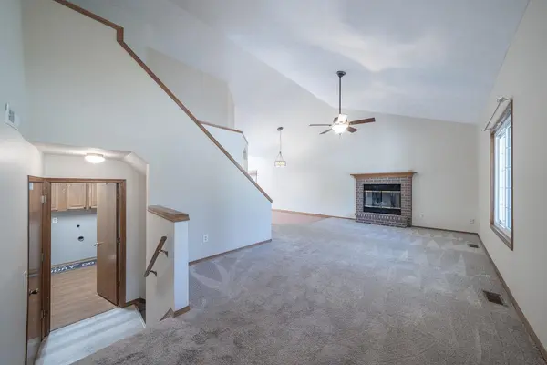 1351 E Longhorn Dr, Derby, KS 67037