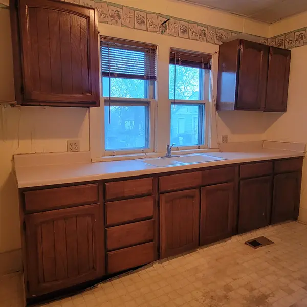 416 Walnut, Halstead, KS 67056