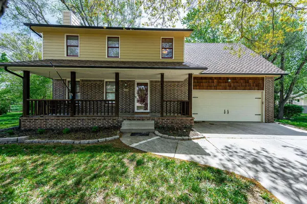 214 S Brownthrush Ct, Wichita, KS 67209