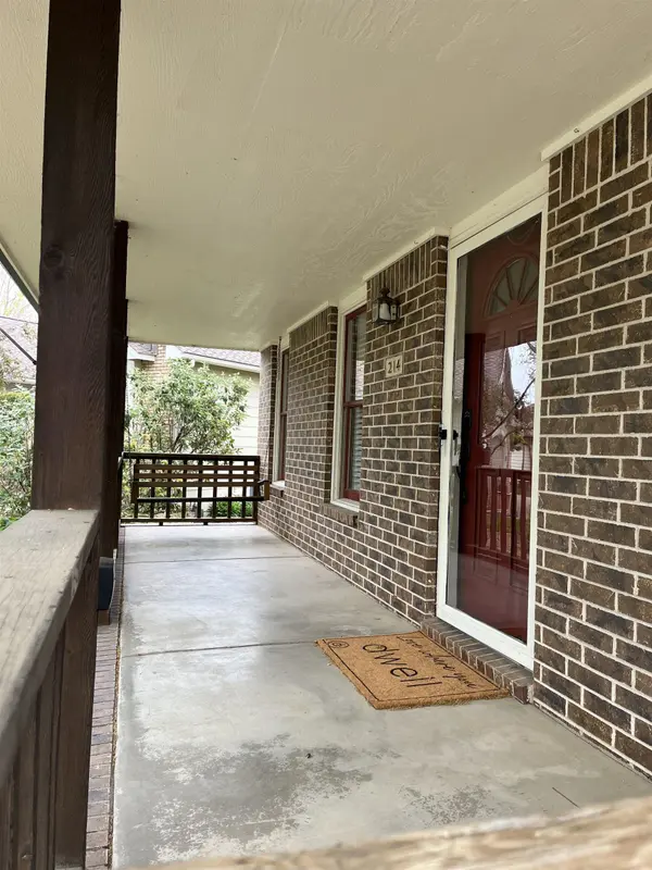 214 S Brownthrush Ct, Wichita, KS 67209