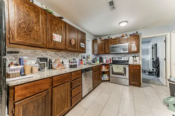 1910 S Greenwood Ave, Wichita, KS 67211