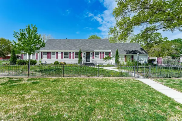 1541 N Pleasantview Dr, Wichita, KS 67203