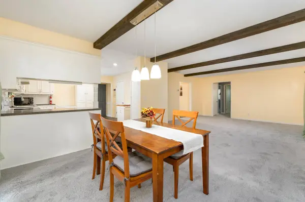 1223 Sunset Dr, Mulvane, KS 67110