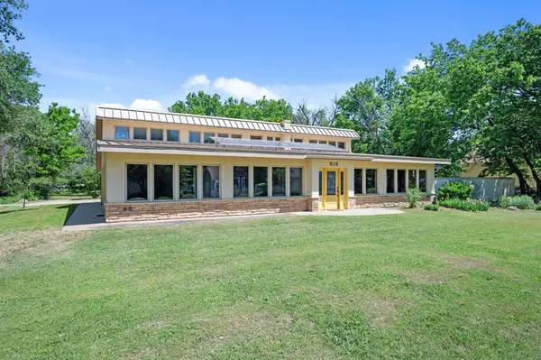 818 W 33rd St N, Wichita, KS 67204