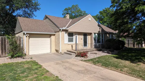 5640 E Park Hollow, Wichita, KS 67208