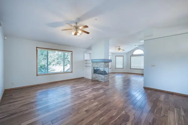 239 Ridgefield Cir, Andover, KS 67002