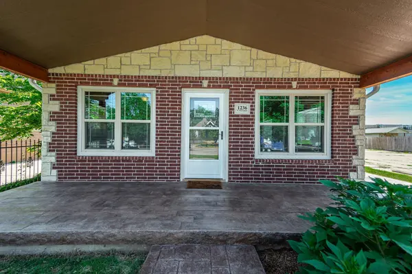 1236 N Saint Francis Ave Wichita, KS 67214