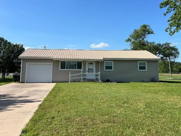 102 W Lewis,  Udall,  KS 67146