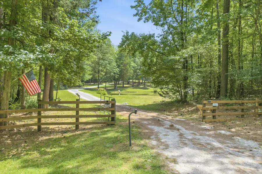 899 Wilkinstown Rd, Parsons, TN 38363