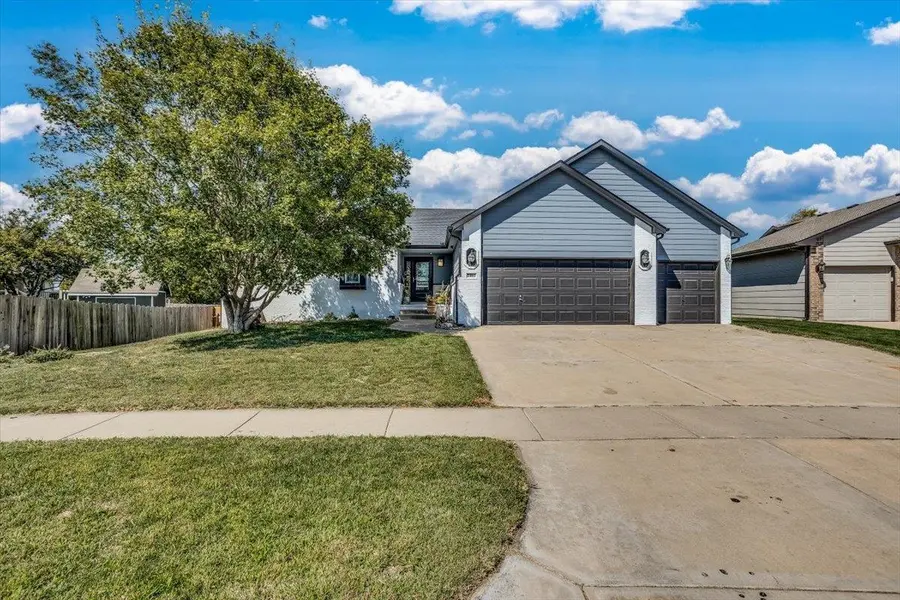 2402 Eastridge St, Goddard, KS 67052