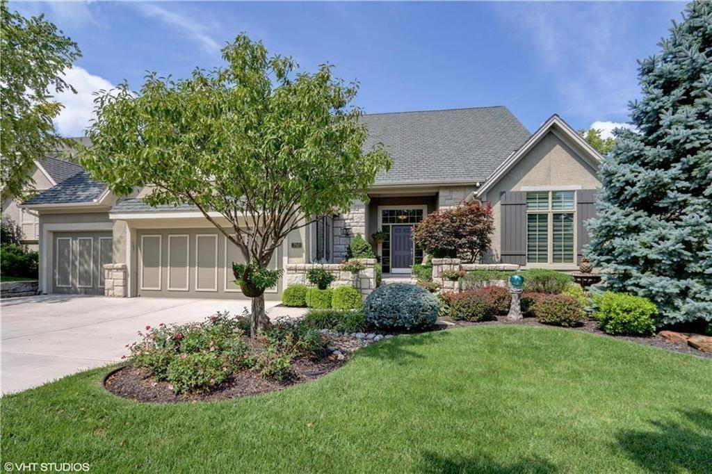 750 Suffolk LN, Loch Lloyd, MO 64012