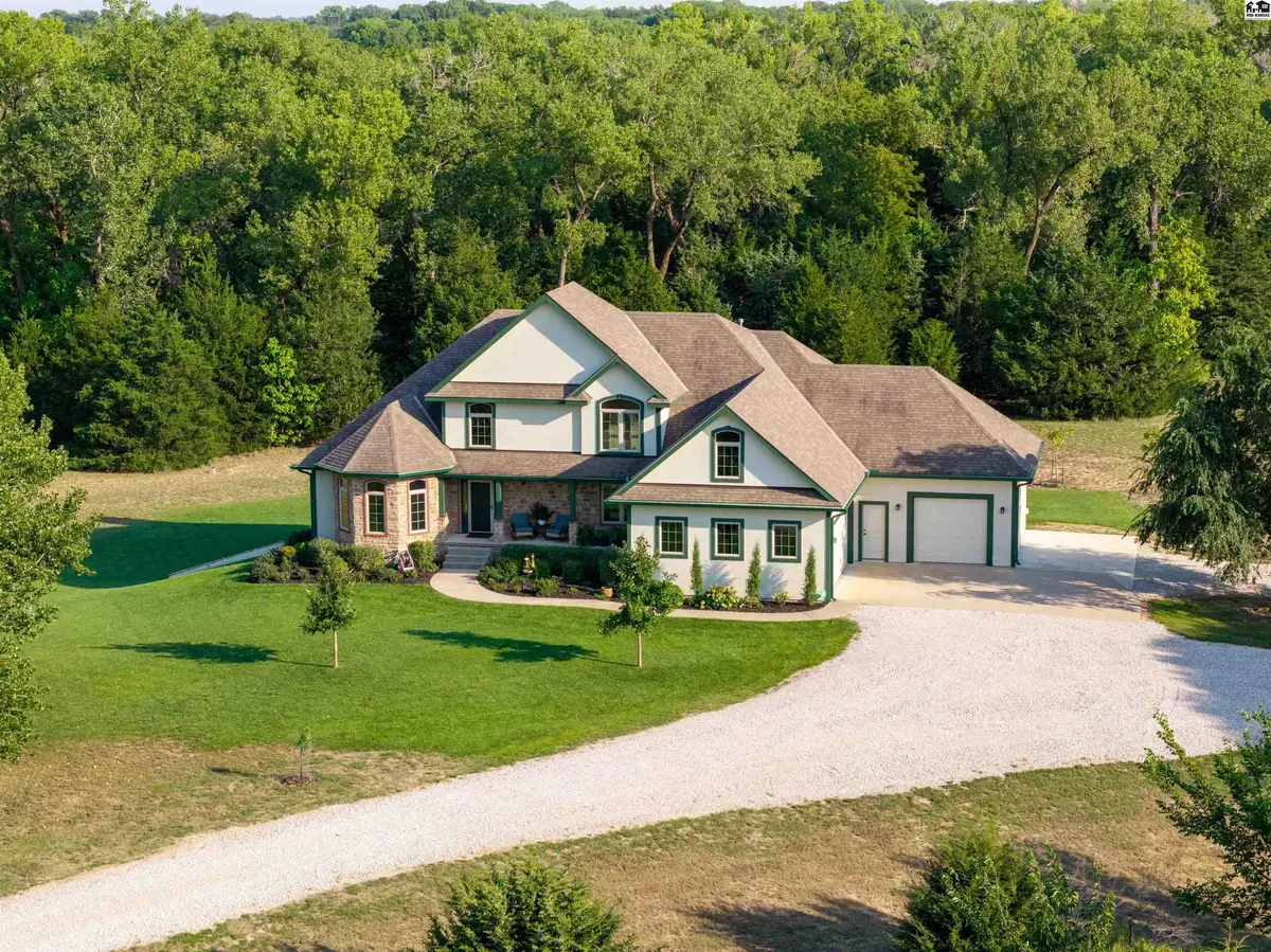 6719 E 43rd Ave, Hutchinson, KS 67502