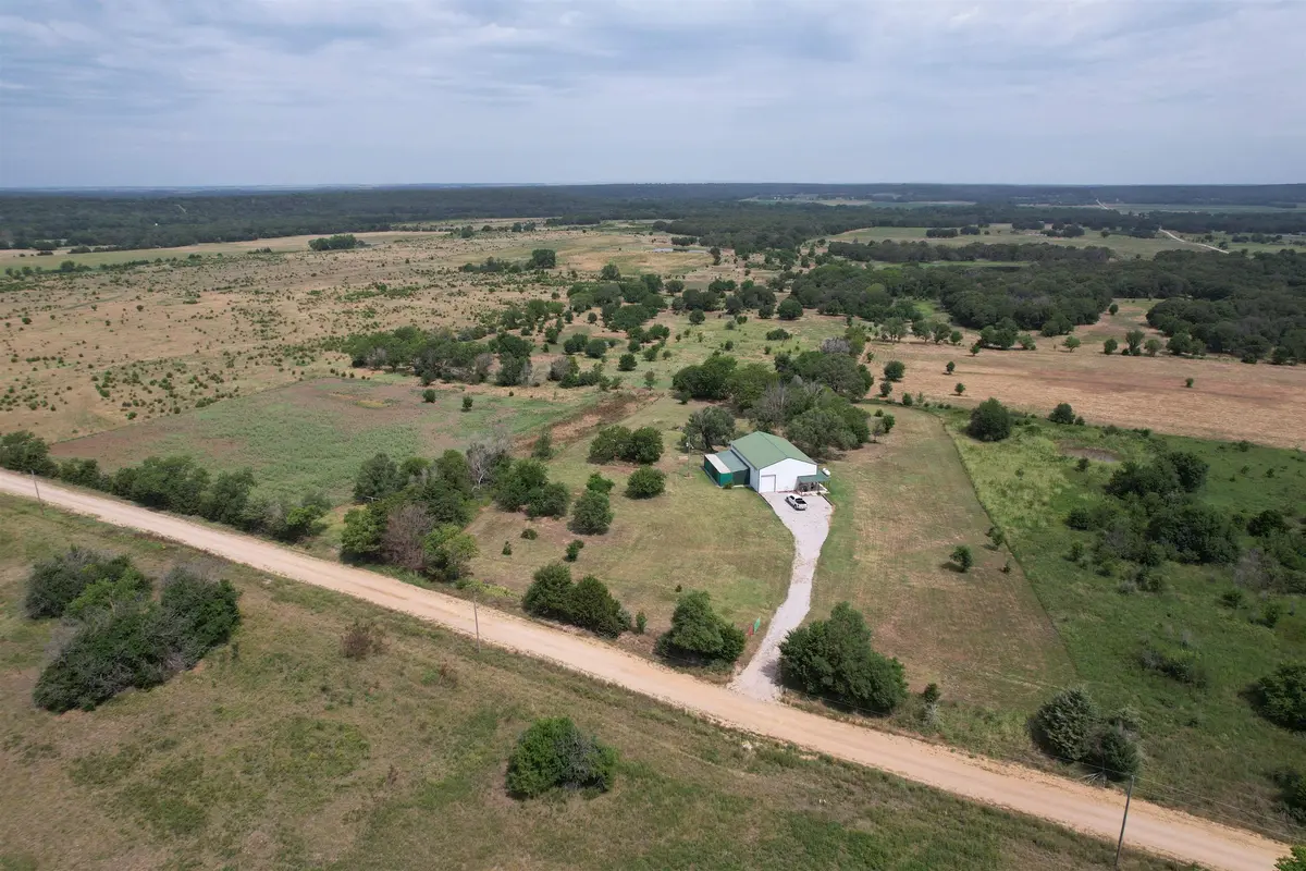 3086 SADDLE RD, Elk City, KS 67344