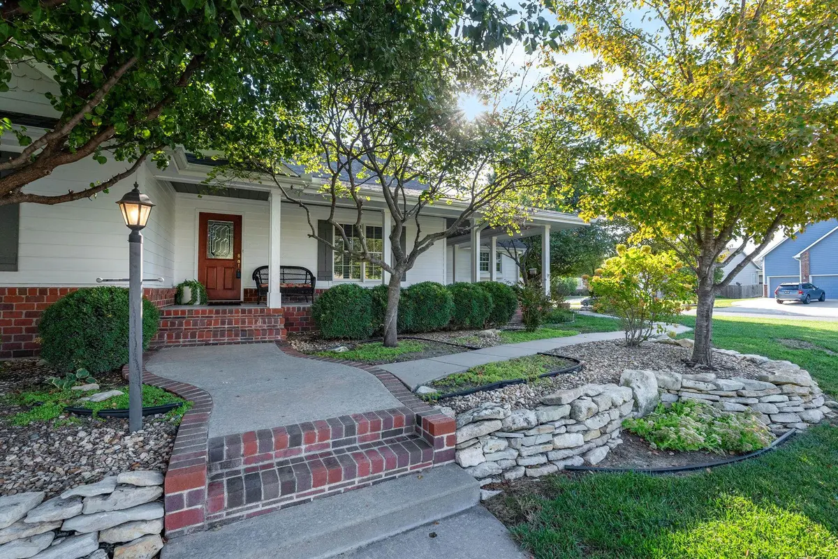 606 W Point Cir, Andover, KS 67002