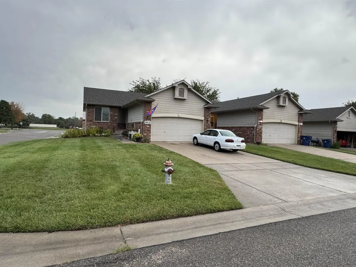 7610-7612 W Cornelison Cir, Wichita, KS 67212