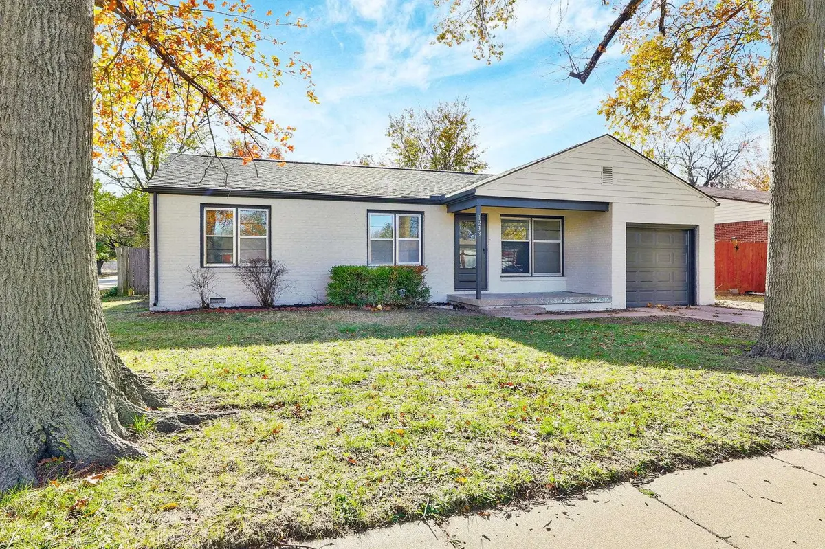 1233 E Donnell St, Wichita, KS 67216