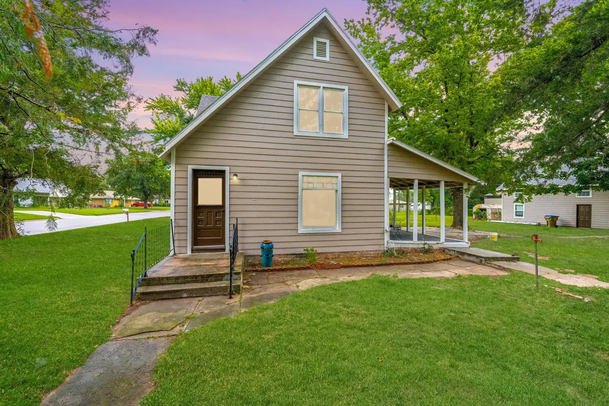 804 N Lincoln, Belle Plaine, KS 67013