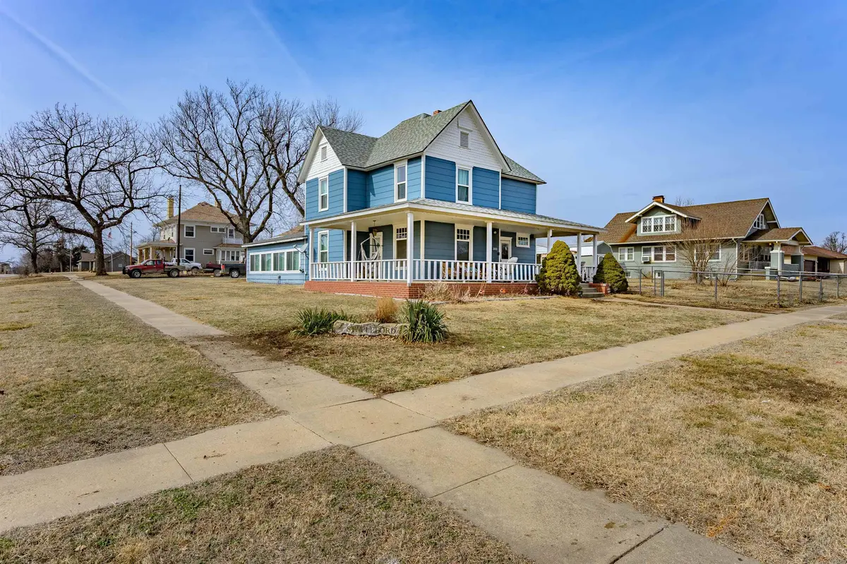 303 N Greenwood St., Eureka, KS 67045