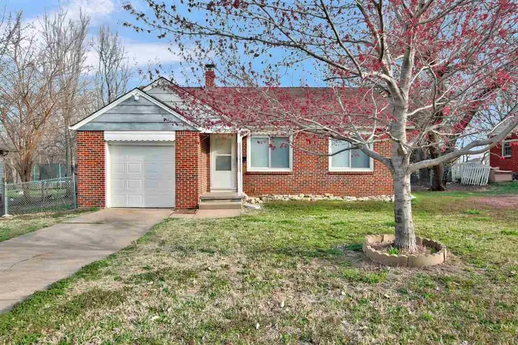3614 E 10th St N, Wichita, KS 67208