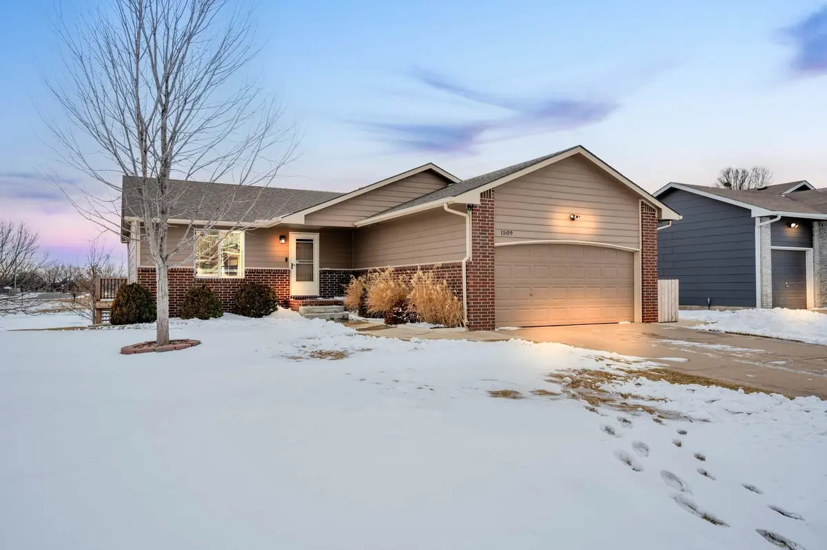 1509 N McRae, Goddard, KS 67052