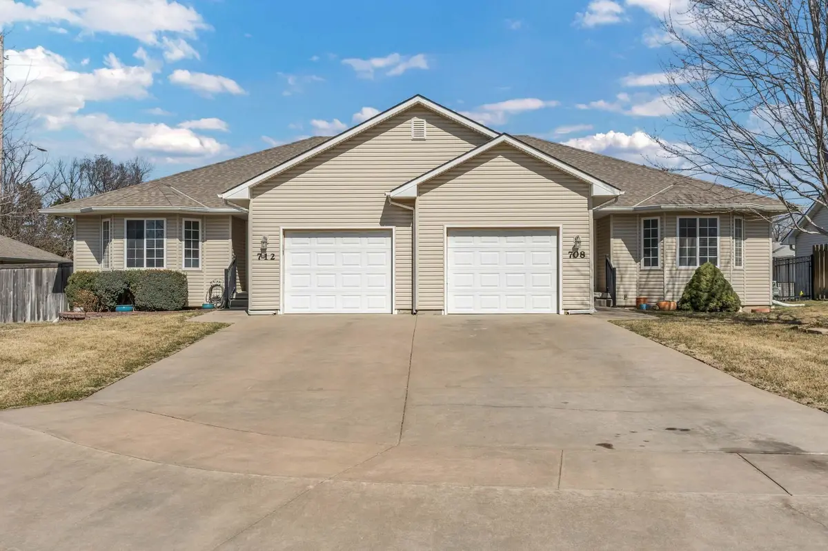 708 Autumn Ridge Ct, Andover, KS 67002