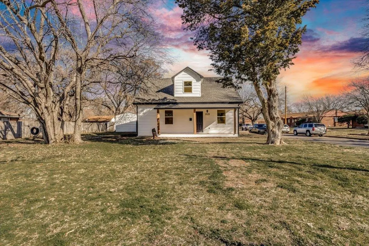 2928 E Funston St, Wichita, KS 67211