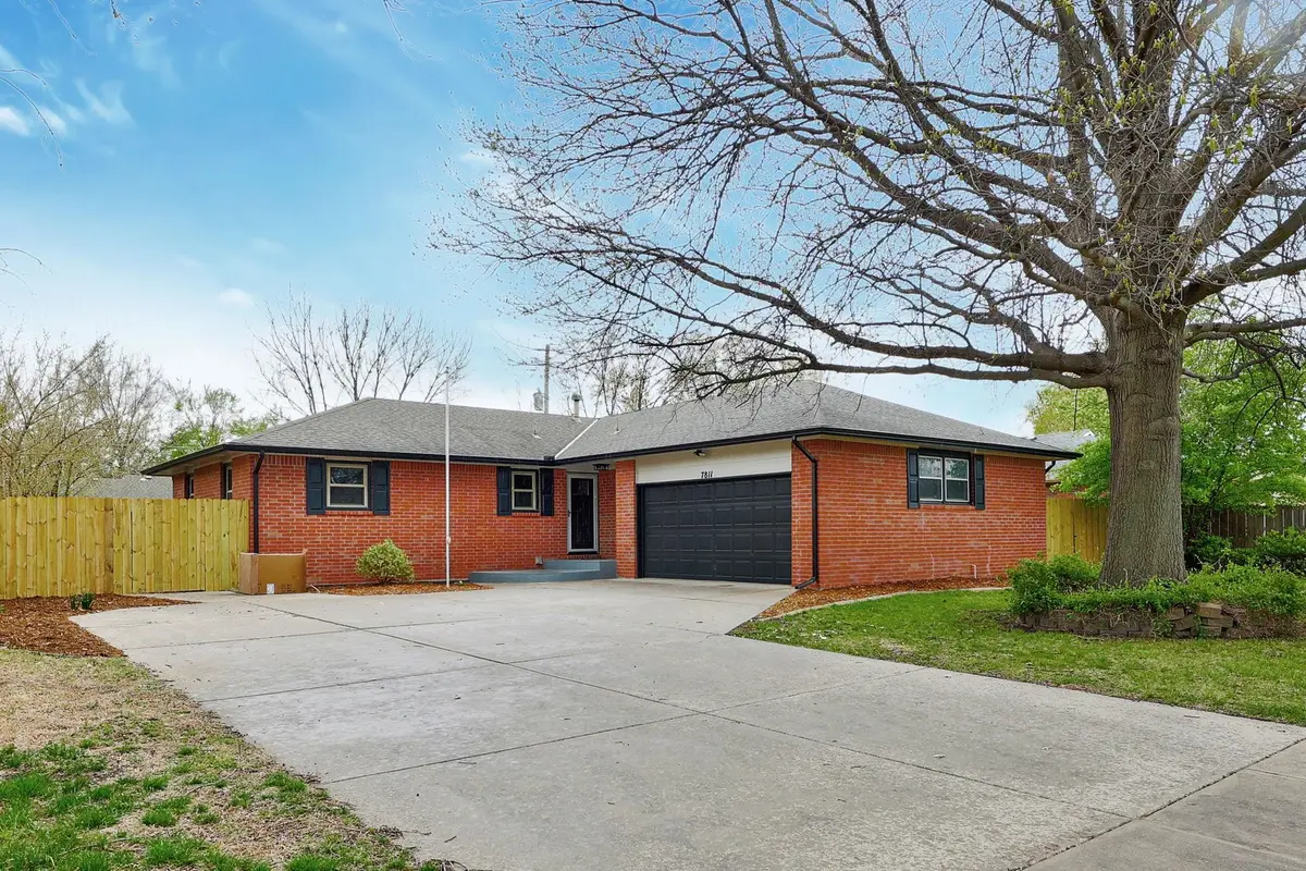 7811 W Suncrest St, Wichita, KS 67212