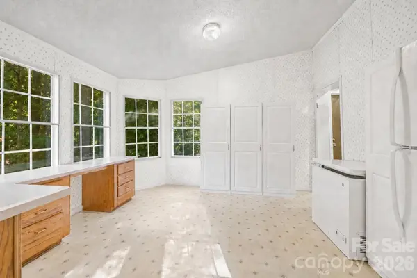 1475 Smith Woods LN, Hickory Grove, SC 29717