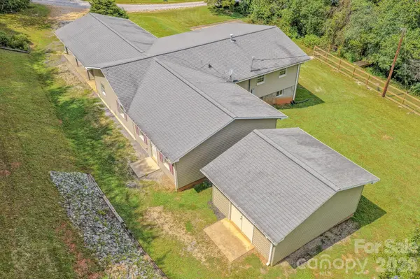 163 Meadowbrook LN, Marion, NC 28752