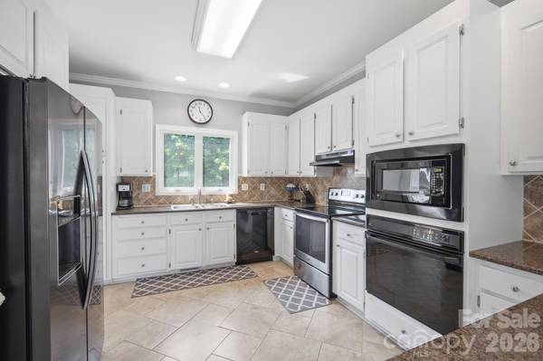 825 Timberlane TRL, Salisbury, NC 28147