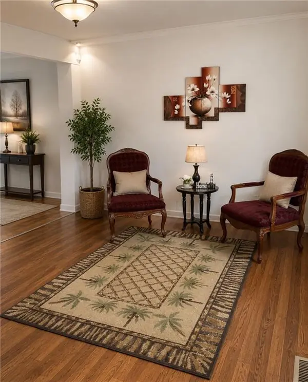 8006 E 105th ST, Kansas City, MO 64134