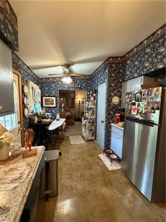 621 Cimarron TRL, Belton, MO 64012