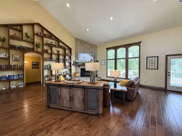 6719 E 43rd Ave, Hutchinson, KS 67502